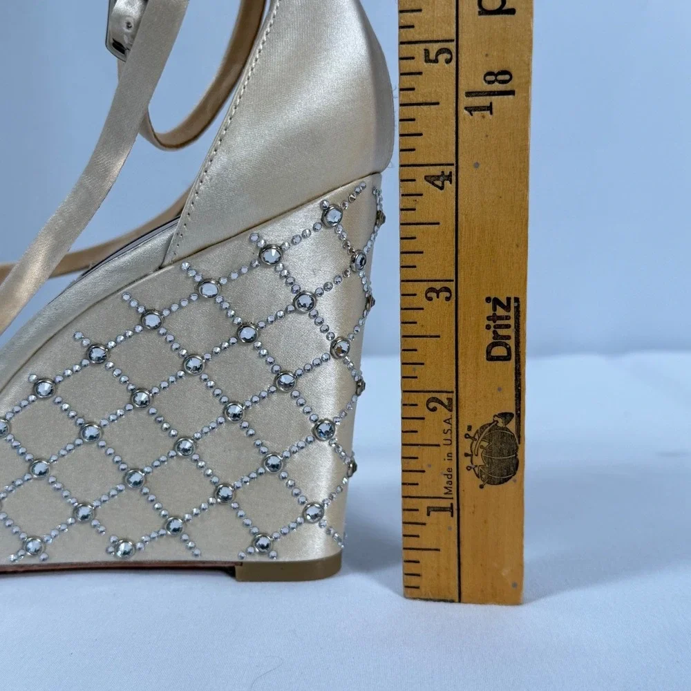 Badgley Mischka Bridal Wedge Sandals Ivory Satin‎ Rinestones Strappy Womens 11